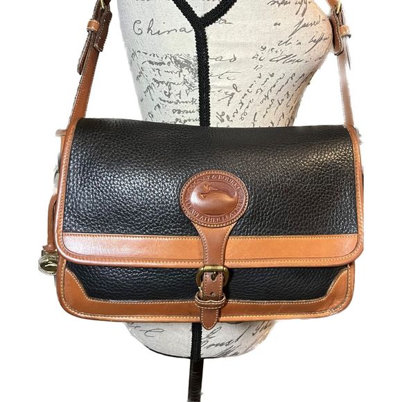 Dooney & Bourke Handbags - Vintage Authentic Dooney & Bourke Surrey R95